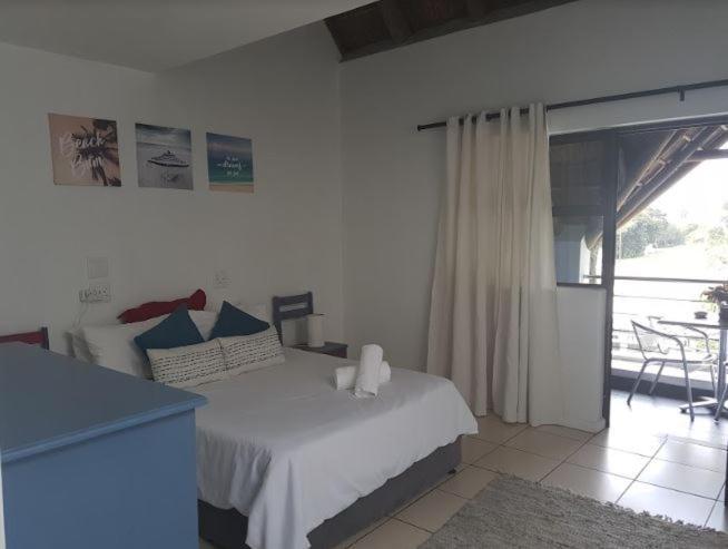 Хостел St Francis Bay Backpackers Экстерьер фото
