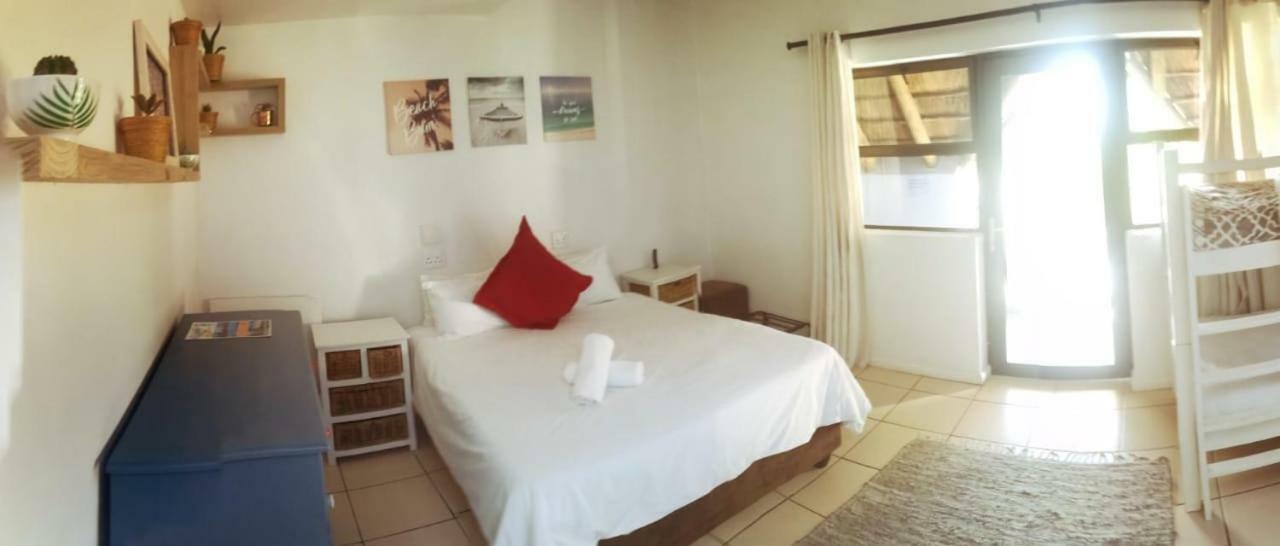 Хостел St Francis Bay Backpackers Экстерьер фото